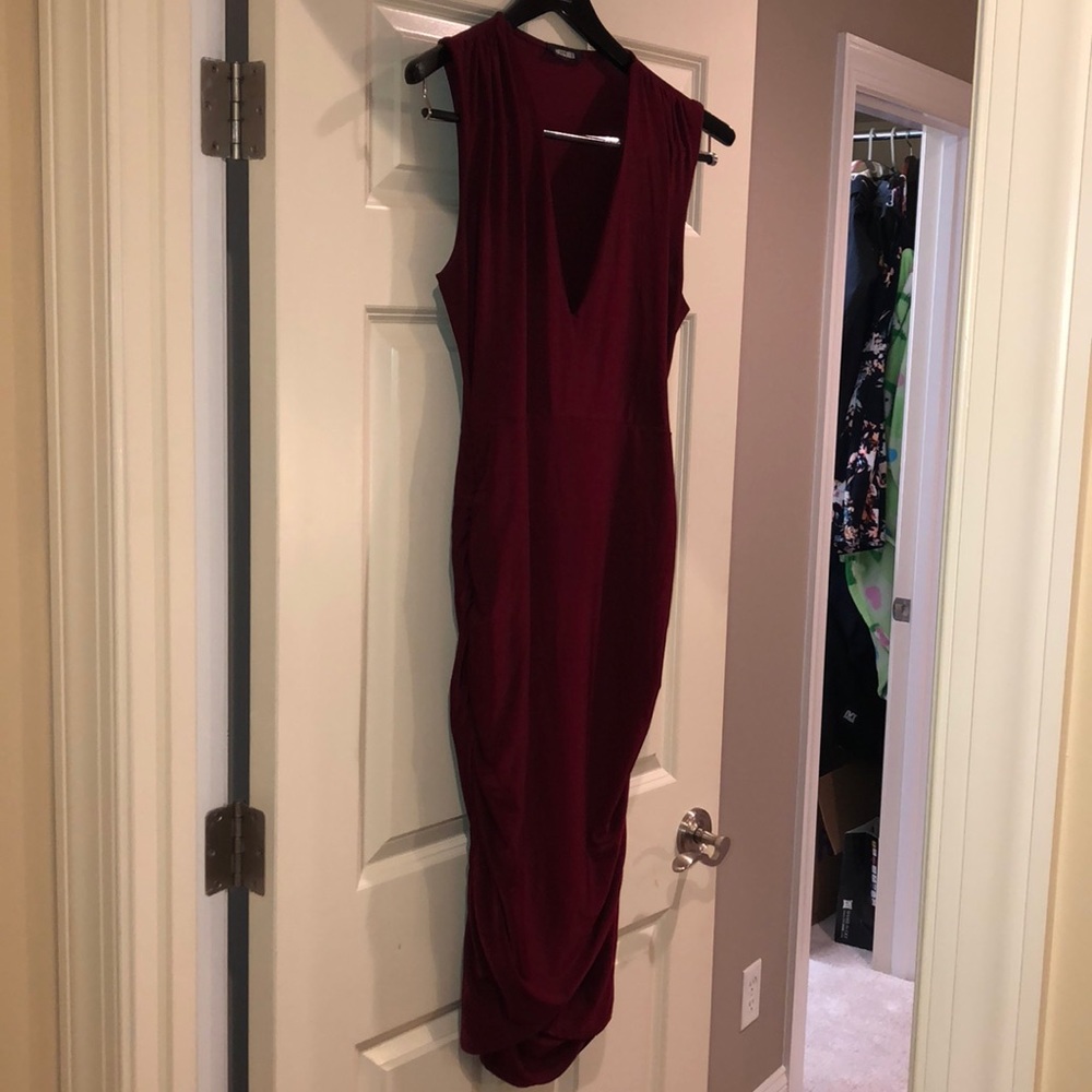 Misguided Burgundy wine deep V body con dress - L